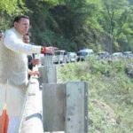चारधाम यात्रा के मद्देनजर ग्राउंड जीरो पर उतरे मुख्यमंत्री, रुद्रप्रयाग से गुप्तकाशी तक सड़क मार्ग से किया यात्रा मार्ग का निरीक्षण