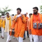 भाजपा युवा मोर्चा के राष्ट्रीय अध्यक्ष तेजस्वी सूर्या सैकड़ों युवाओं के साथ कांवड़ लेकर पहुंचे वीरभद्र, ऋषिकेश